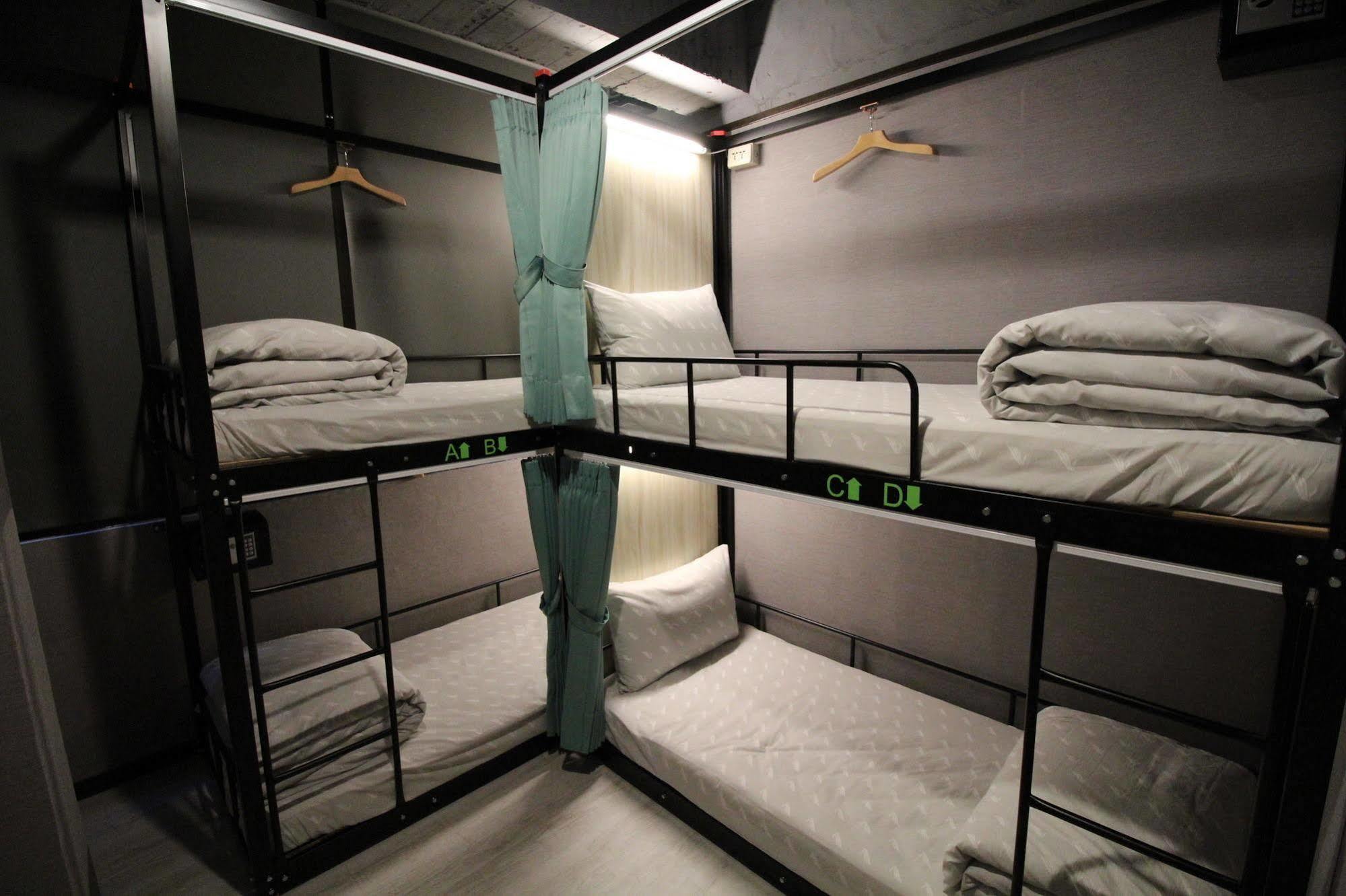 Backpackers - Ximen Hostel